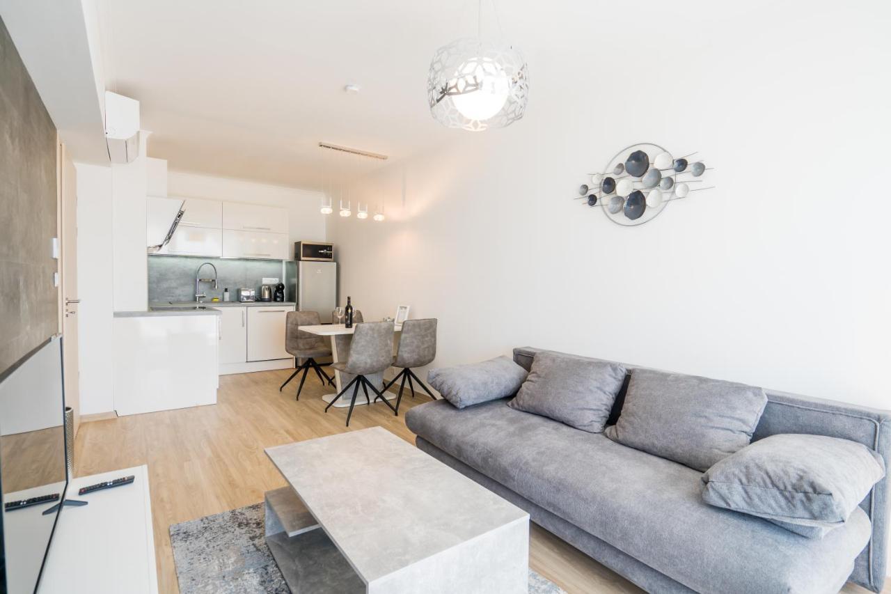Csenge Apartman Siófok Buitenkant foto