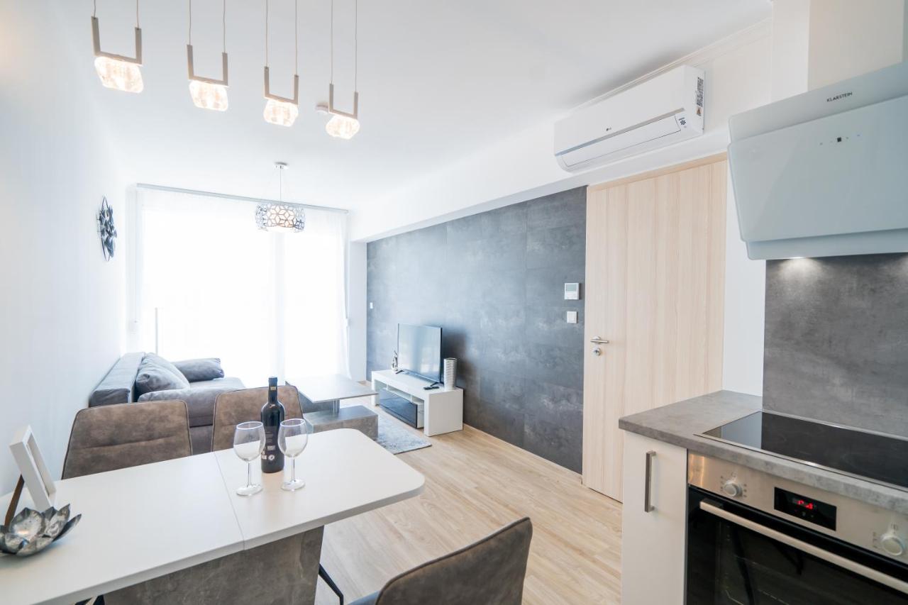 Csenge Apartman Siófok Buitenkant foto